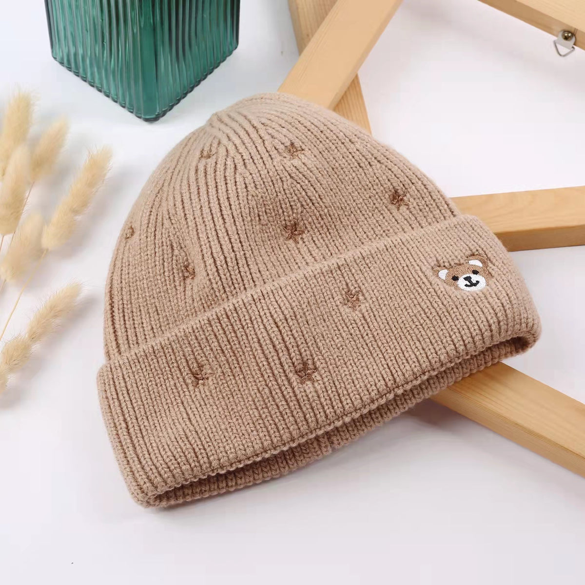 Khaki ribbed beanie with small bear embroidery