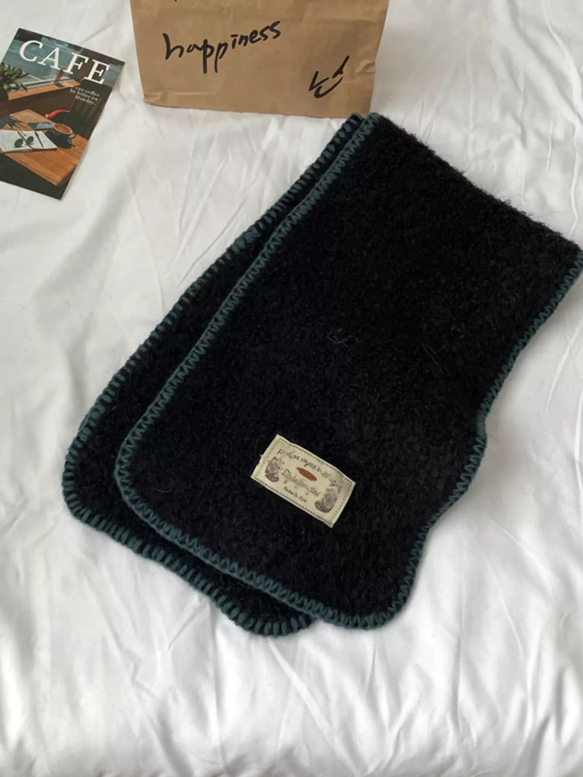 Unisex Contrast Edge Plush Scarf — black scarf with pale outlined edging