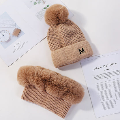 Women's M Khaki Wool Knit Hat and Scarf Set soft material close-up photo 07