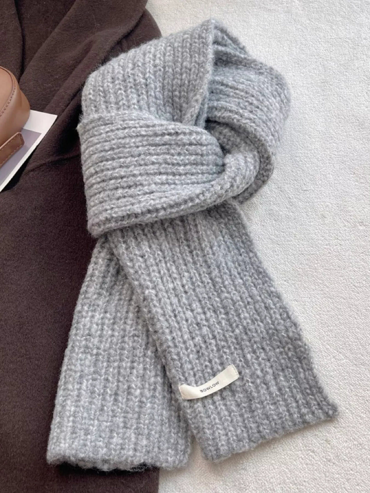 Unisex Cozy Knitted Winter Scarf — 47.2-Inch — light gray scarf showing ribbed border