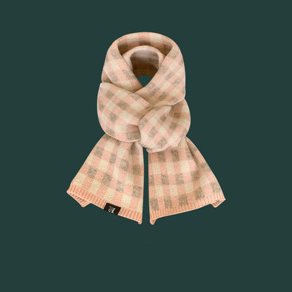 Pink and cream checkerboard scarf displayed in a loop