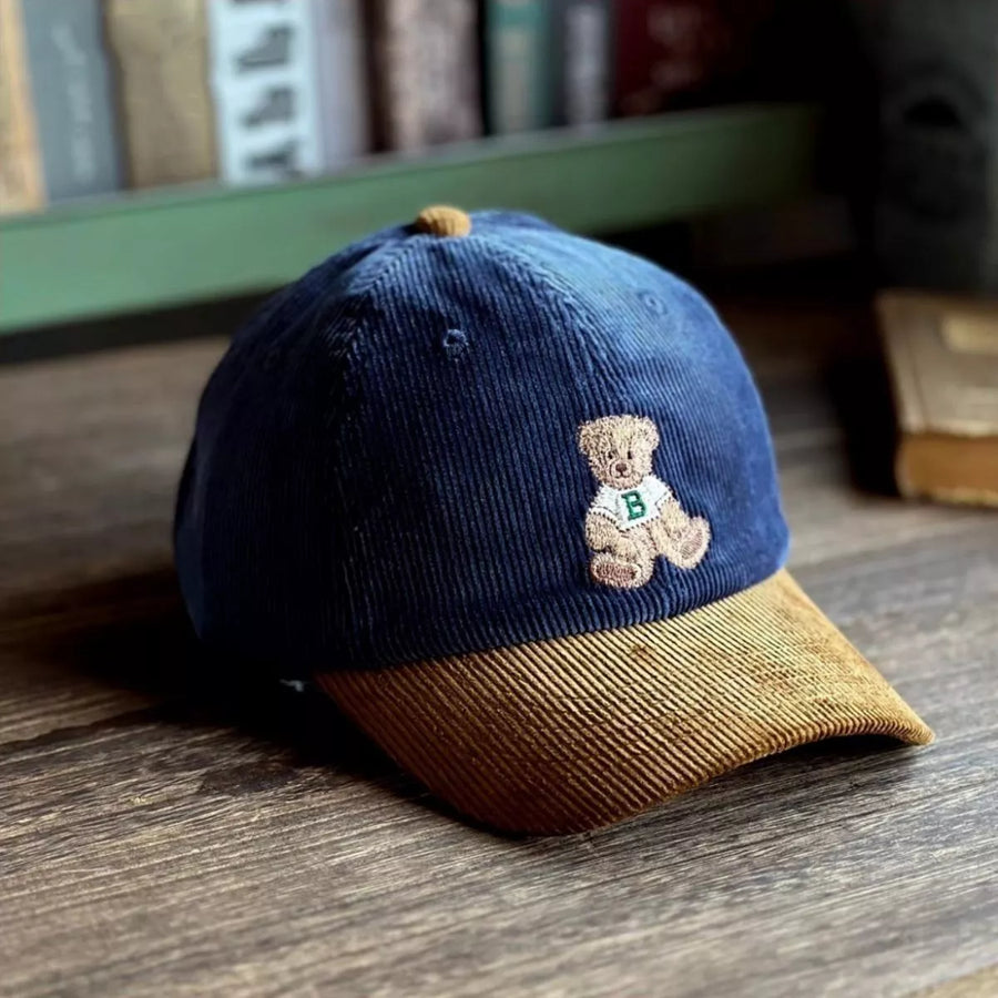 Gorra de béisbol de pana con oso bordado