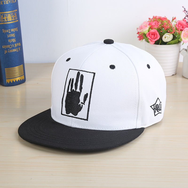 Canvas flat brim cap all season streetwear look