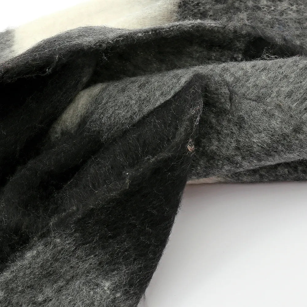 Fringe contrast plaid polyester scarf - product photo 4